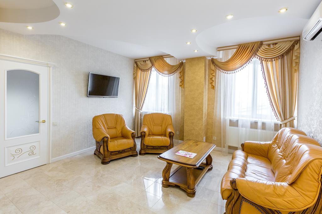 Hotel Premier Kamjanske Exteriér fotografie