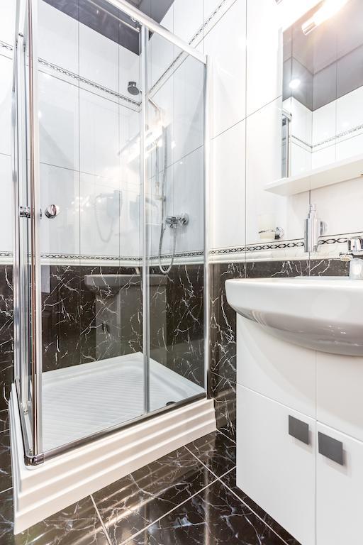 Hotel Premier Kamjanske Pokoj fotografie
