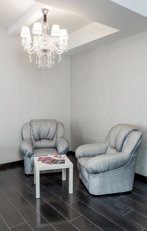 Hotel Premier Kamjanske Exteriér fotografie
