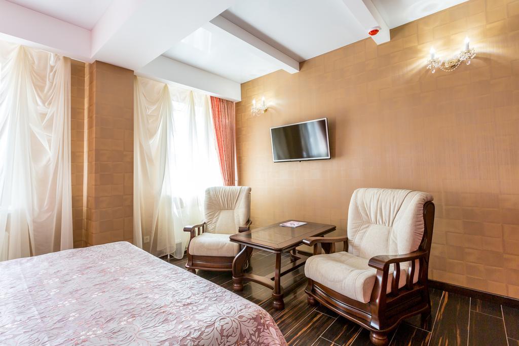 Hotel Premier Kamjanske Exteriér fotografie